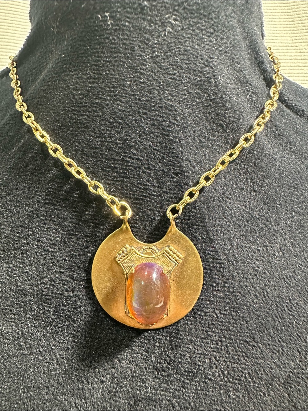Vtg: Glass Dragons Breath Cabochon Brass Pendant Necklace